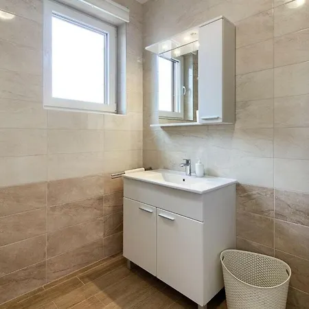 Banjole-aurora Only 200m From The Beach Villa Valtura