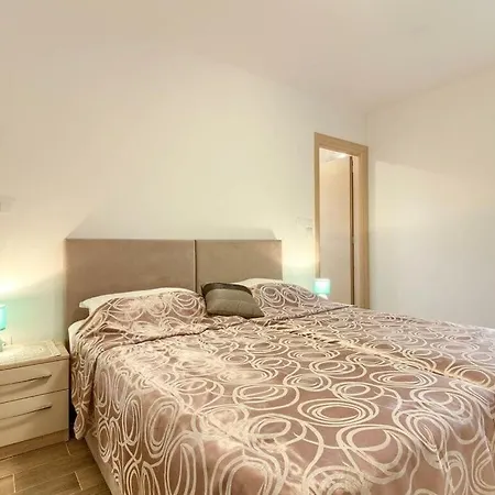 Banjole-aurora Only 200m From The Beach Valtura