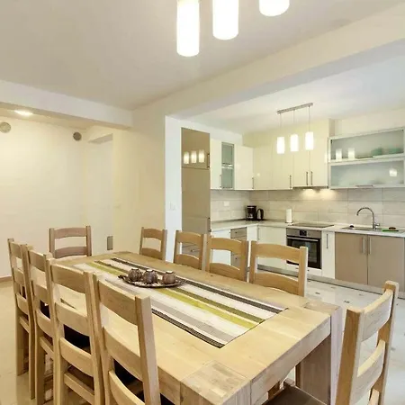 Willa Banjole-aurora Only 200m From The Beach Valtura